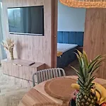 Port Klimatyczny 1 Z Basenem, Jacuzzi I Sauna Admus *