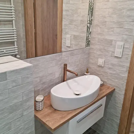 Admus - Port Coast *